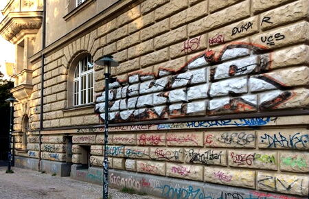 Fassadenreinigung Berlin vorher